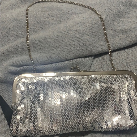 Clutch - Picture 6 of 7